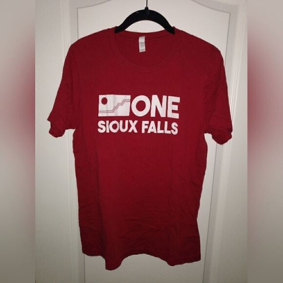 One Sioux Falls T-shirt canvas Medium NWOT Great Condition - Picture 2 of 4
